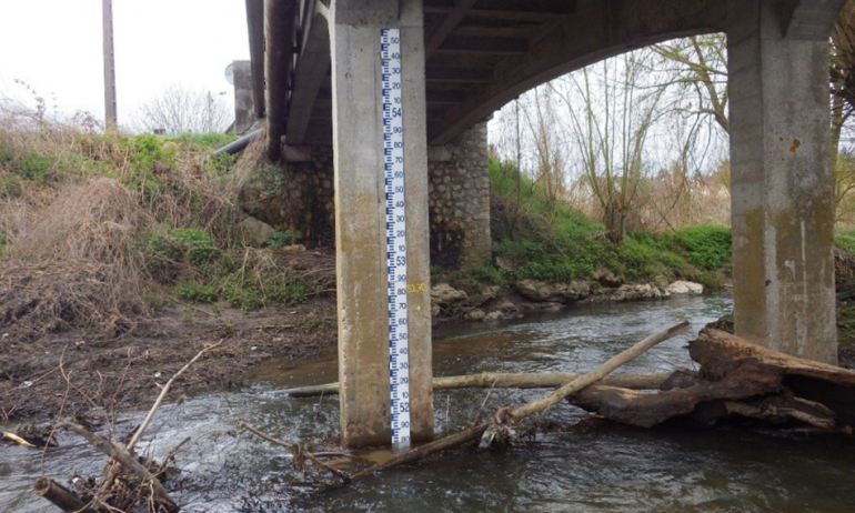 Règle limnimétrique pont Evry Grégy 2016 SYAGE