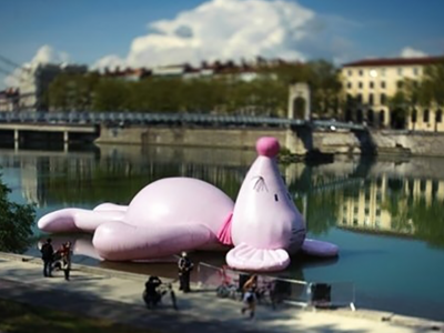 Exposition objets flottants Rhones ©AFP