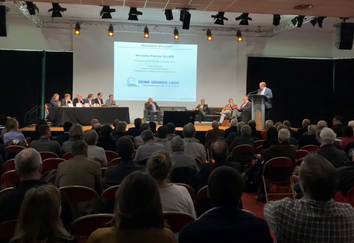 conference3.jpg