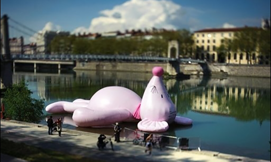Exposition objets flottants Rhones ©AFP