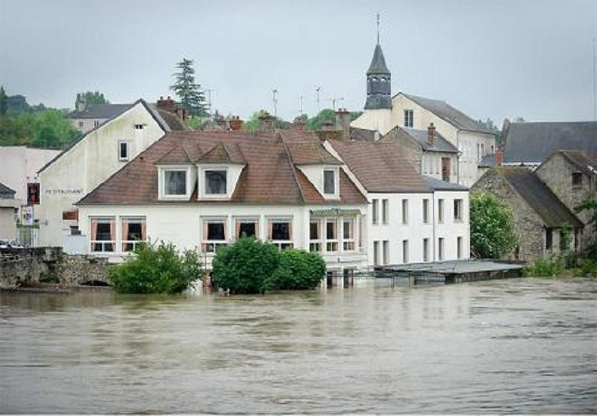 Inondations à Nemours. Crédit photo : A. Bouissou