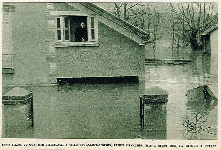 Inondation de Villeneuve-Saint-Georges en janvier 1955 (Paris Match, n°305. 29 janv. – 5 fév. 1955)
